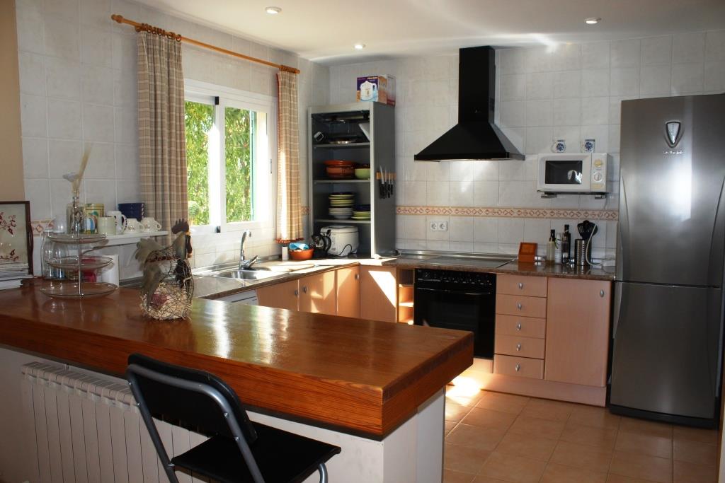 CHALET CON PISCINA EN  SA RAPITA.