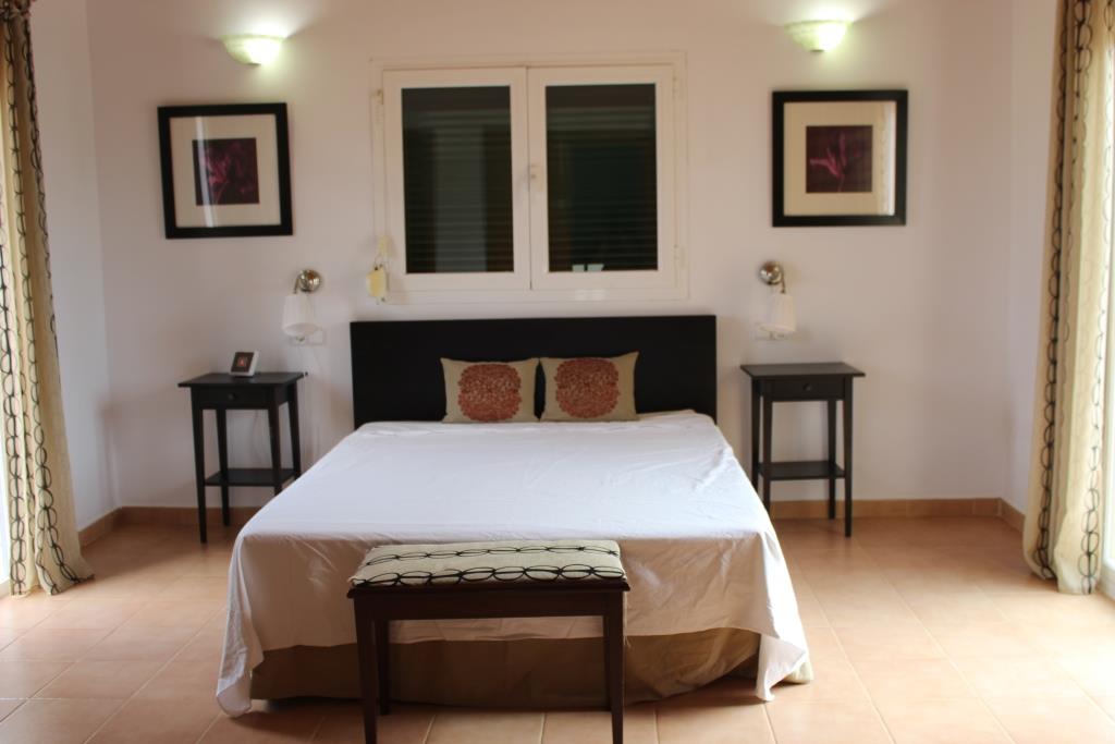CHALET CON PISCINA EN  SA RAPITA.