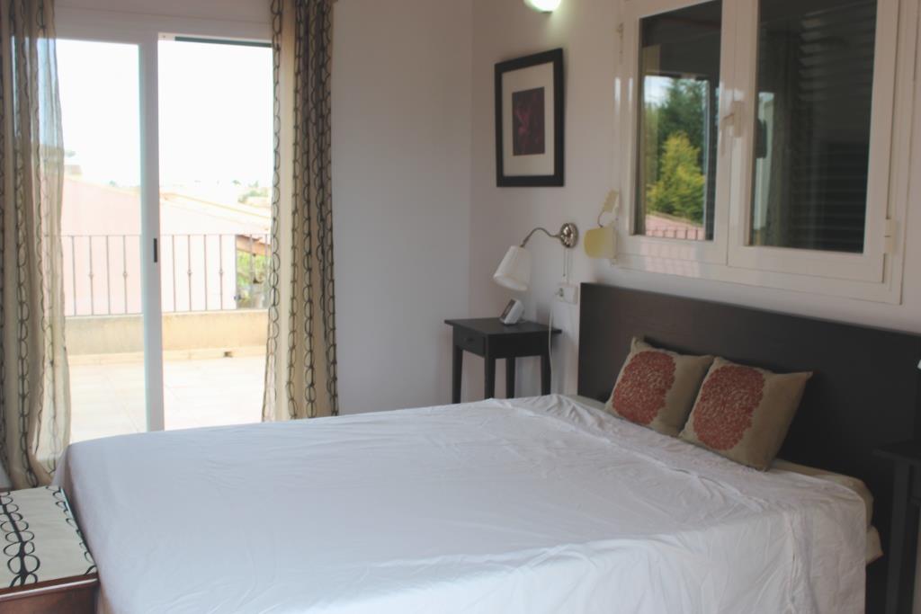 CHALET CON PISCINA EN  SA RAPITA.