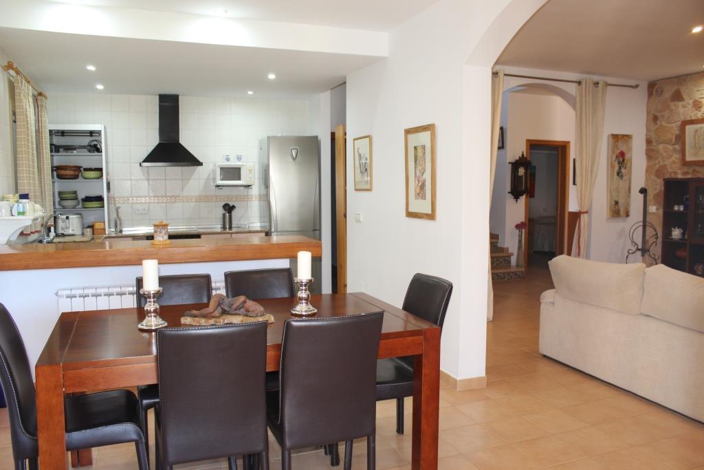 CHALET CON PISCINA EN  SA RAPITA.