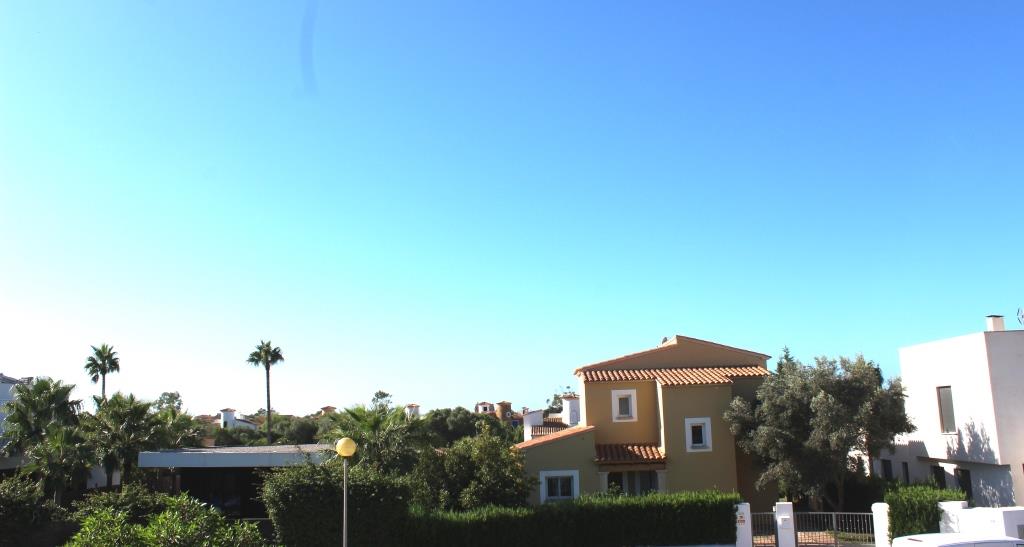 CHALET CON PISCINA EN  SA RAPITA.